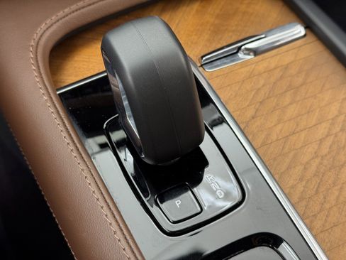 Used 2024 Volvo XC90 T8 Plus w/ Protection Package Premier image 32