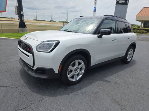 Used 2025 MINI Cooper Countryman S w/ Comfort Package Max image 7
