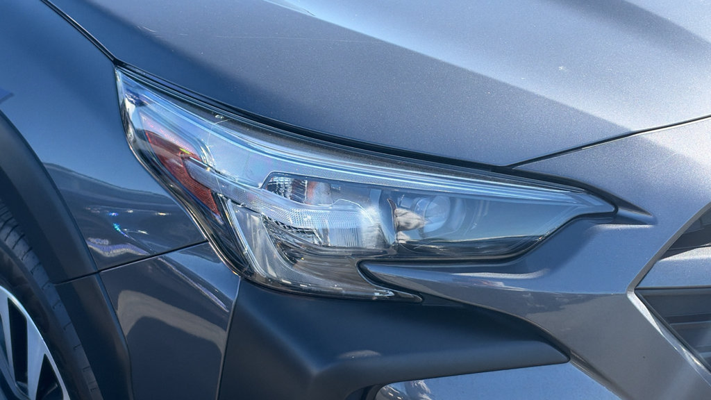 Certified 2025 Subaru Outback Premium AWD/4WD image 8