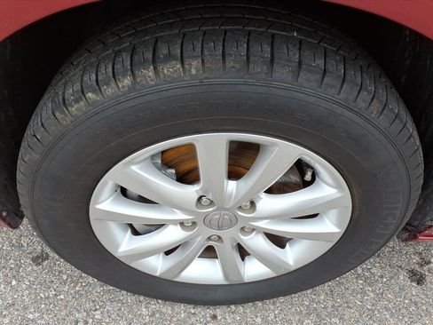 Used 2016 Chrysler Town & Country Limited Platinum image 11