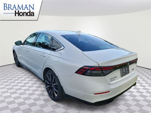 Certified 2023 Honda Accord Touring image 4