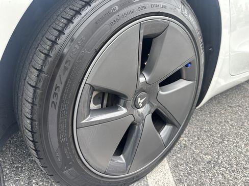 Used 2023 Tesla Model 3 Standard Range RWD image 10