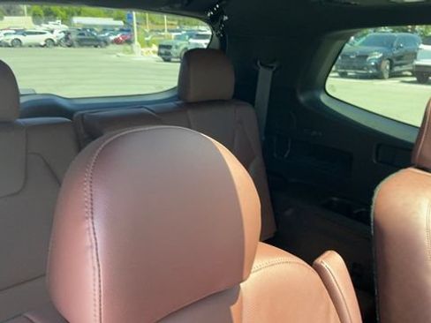 Used 2025 Kia Telluride SX w/ SX Captain's Chair Package AWD/4WD image 30