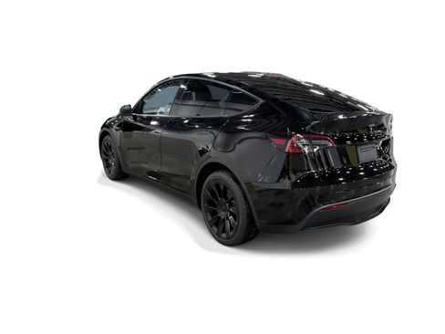 Certified 2023 Tesla Model Y Long Range AWD/4WD image 4