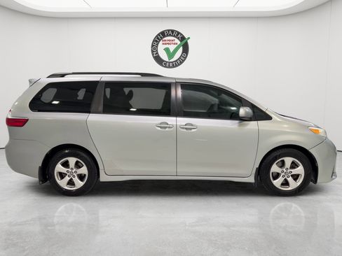 Used 2020 Toyota Sienna LE FWD image 6