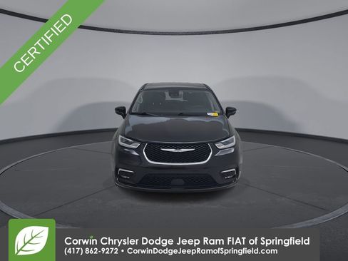 Certified 2023 Chrysler Pacifica Touring-L FWD image 5