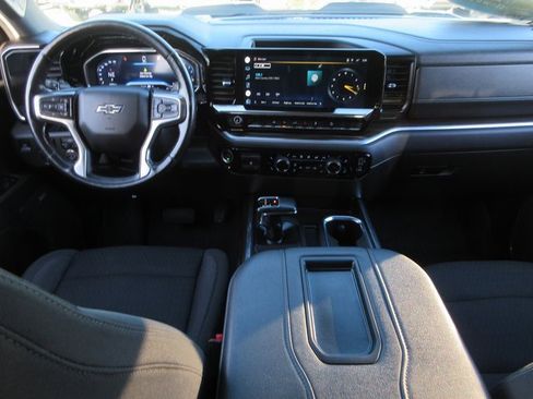 Used 2022 Chevrolet Silverado 1500 LT Trail Boss w/ Convenience Package II image 11