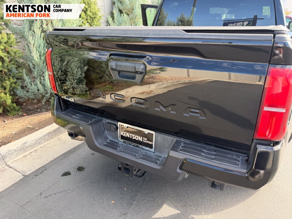 Used 2025 Toyota Tacoma SR5 AWD/4WD image 34