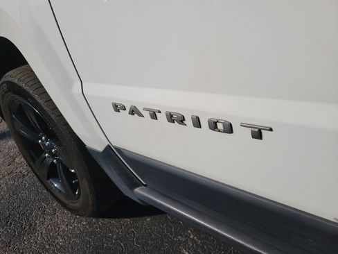 Used 2012 Jeep Patriot Latitude w/ Altitude Pkg image 7