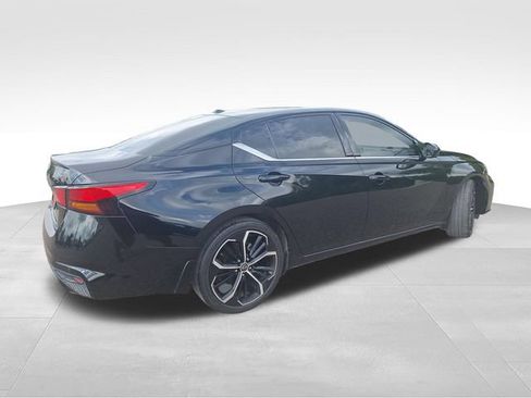 Certified 2024 Nissan Altima 2.5 SR FWD image 8
