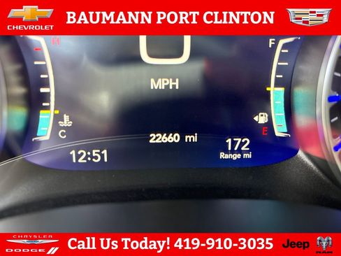Used 2025 Chrysler Pacifica Select FWD image 17