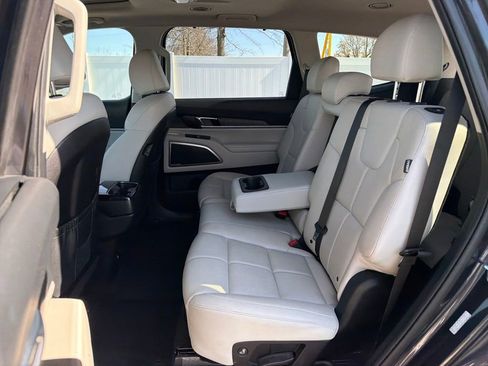 Used 2025 Kia Telluride EX image 34