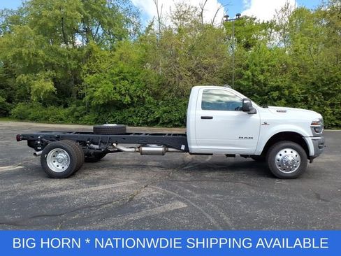 New 2026 RAM 5500 4x4 Regular Cab image 8