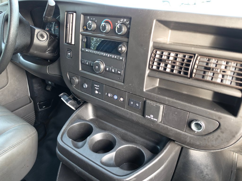 Used 2020 Chevrolet Express 2500 RWD image 15