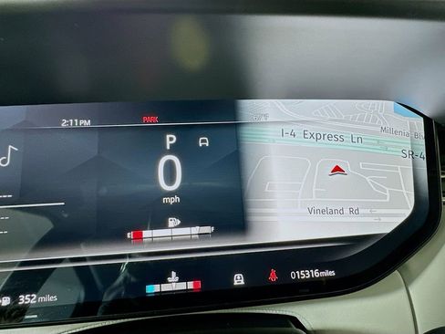 Used 2023 Land Rover Range Rover Sport SE image 16