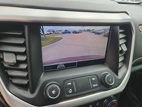Used 2021 GMC Acadia SLE w/ Driver Convenience Package FWD image 14