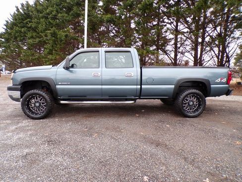 Used 2006 Chevrolet Silverado 2500 W/T image 2