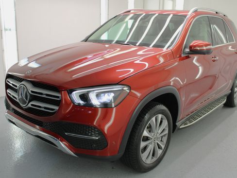 Used 2020 Mercedes-Benz GLE 350 w/ Premium Package image 4