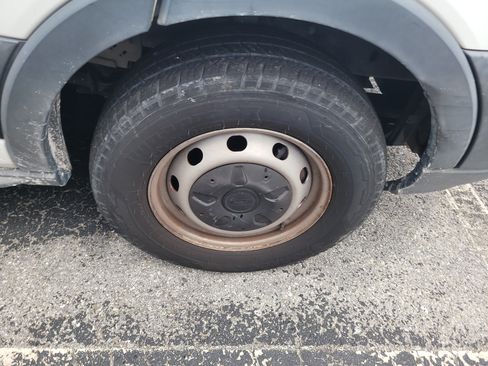 Used 2018 Ford Transit 250 148 Medium Roof RWD image 8