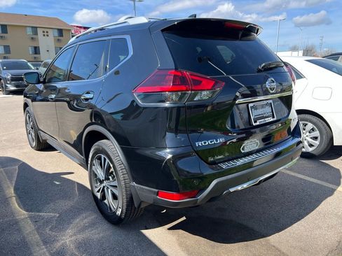 Used 2020 Nissan Rogue SV w/ Premium Package AWD/4WD image 4