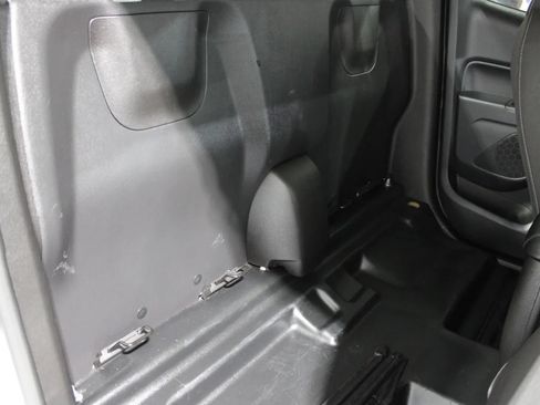 Used 2022 Chevrolet Colorado LT w/ Fleet Safety Package AWD/4WD image 10