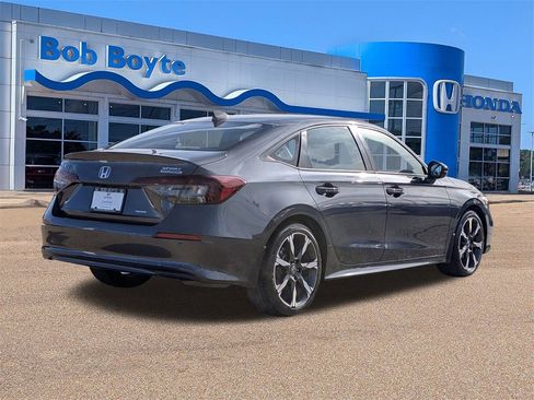 Used 2025 Honda Civic Sport image 3