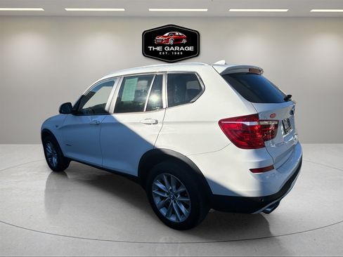Used 2017 BMW X3 xDrive28i image 3