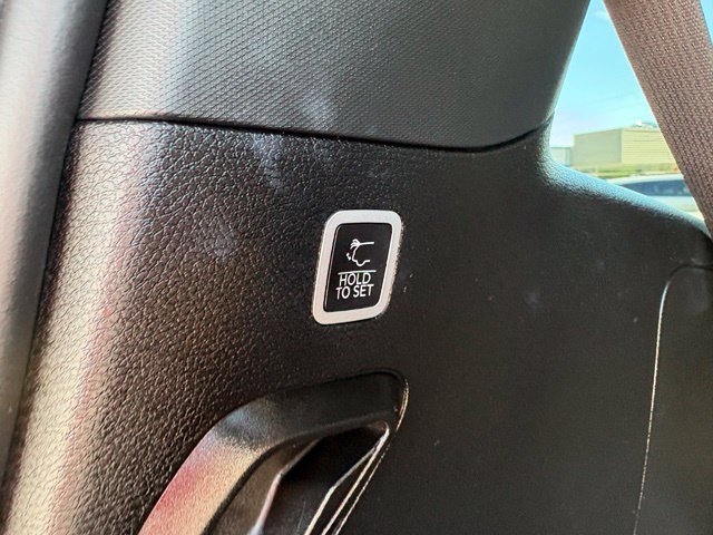 Used 2023 Jeep Wagoneer 4WD w/ Convenience Group I image 33