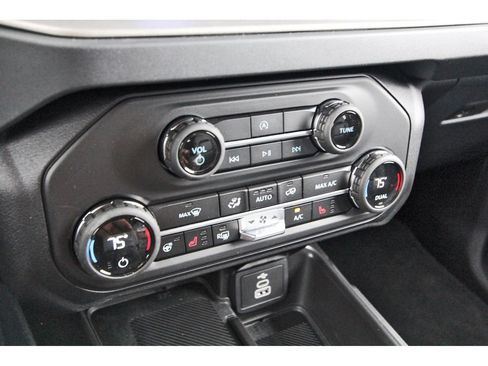 Used 2026 Ford Bronco Outer Banks AWD/4WD image 22