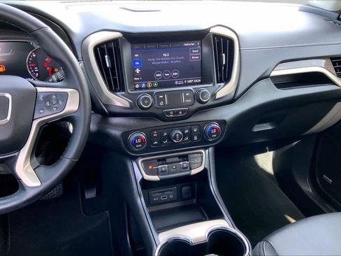 Used 2024 GMC Terrain Denali w/ Denali Premium Package AWD/4WD image 7