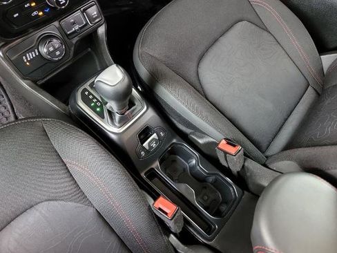 Used 2023 Jeep Renegade Trailhawk image 22