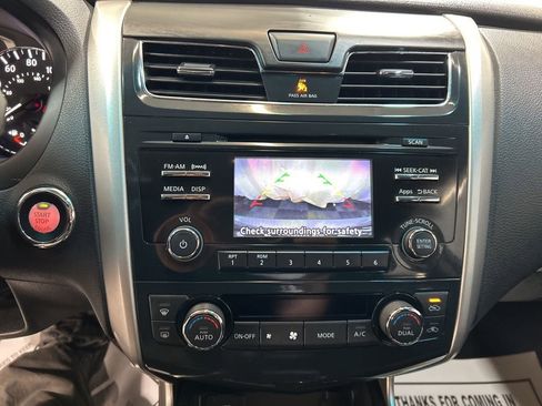 Used 2015 Nissan Altima 2.5 SV image 28
