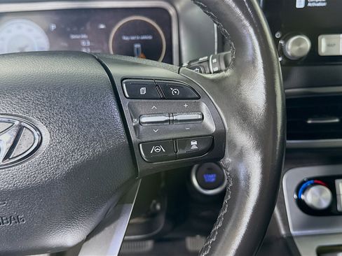 Used 2023 Hyundai Kona Limited image 15