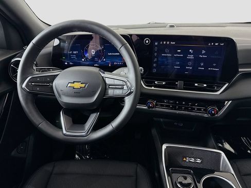 New 2026 Chevrolet Equinox LT w/ Convenience Package II FWD image 21