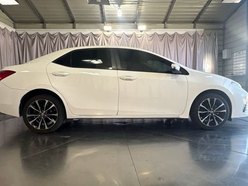 Used 2018 Toyota Corolla SE w/ Carpet Mat Package (TMS) FWD image 9