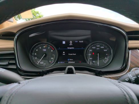 Used 2023 Cadillac XT6 Premium Luxury w/ Platinum Package FWD image 16