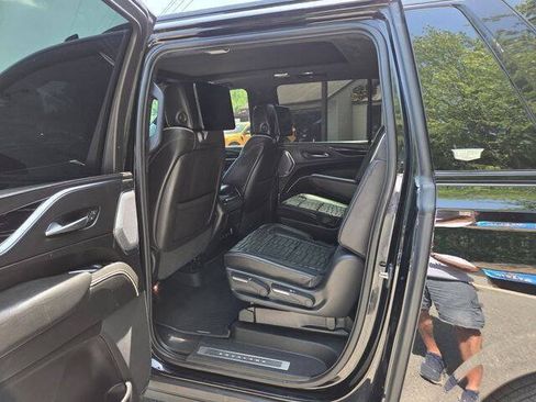 Used 2023 Cadillac Escalade ESV V AWD/4WD image 39