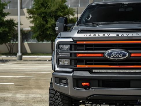 Used 2024 Ford F250 Lariat w/ Lariat Ultimate Package AWD/4WD image 30