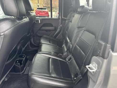 Used 2022 Jeep Gladiator Overland w/ Popular Equipment Package image 12