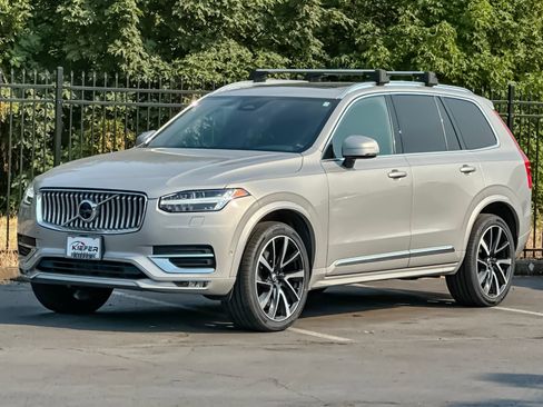 Used 2023 Volvo XC90 B6 Plus AWD/4WD image 7