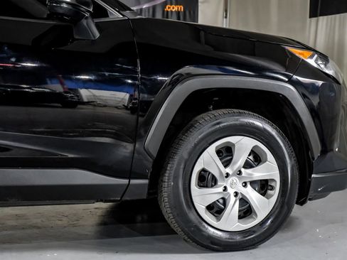 Used 2021 Toyota RAV4 LE FWD image 7