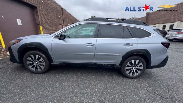 Used 2024 Subaru Outback Limited XT AWD/4WD image 3