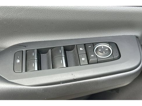 Used 2023 Toyota Prius XLE AWD/4WD image 12