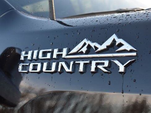 Used 2025 Chevrolet Silverado 2500 High Country w/ High Country Premium Package AWD/4WD image 15