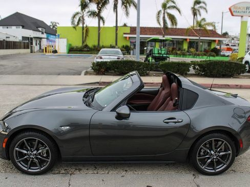 Used 2019 MAZDA MX-5 Miata RF Grand Touring image 2
