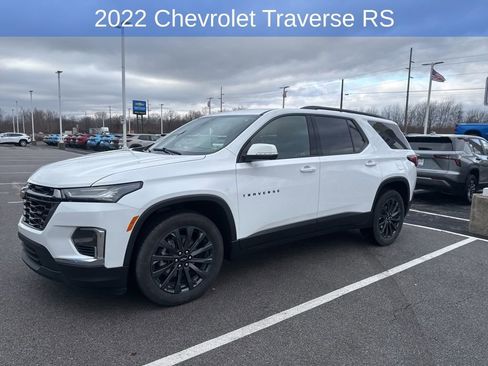 Used 2022 Chevrolet Traverse RS image 2