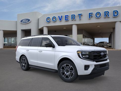New 2026 Ford Expedition Active RWD image 7