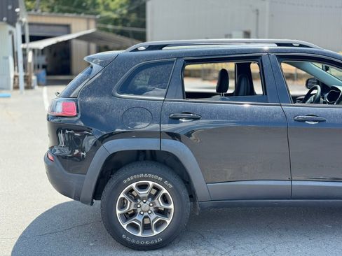 Used 2021 Jeep Cherokee Trailhawk AWD/4WD image 9