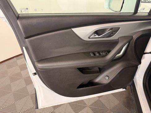 Used 2020 Chevrolet Blazer LT AWD/4WD image 16