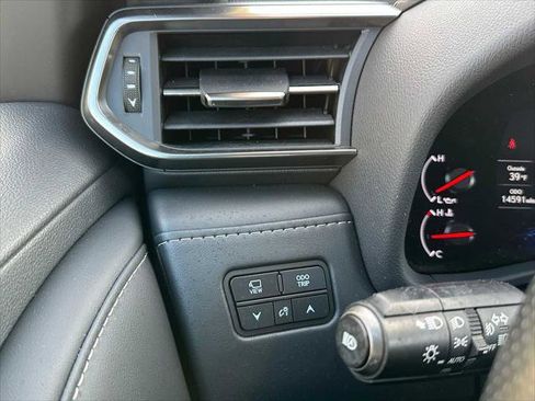 Used 2024 Lexus LX 600 F Sport image 37